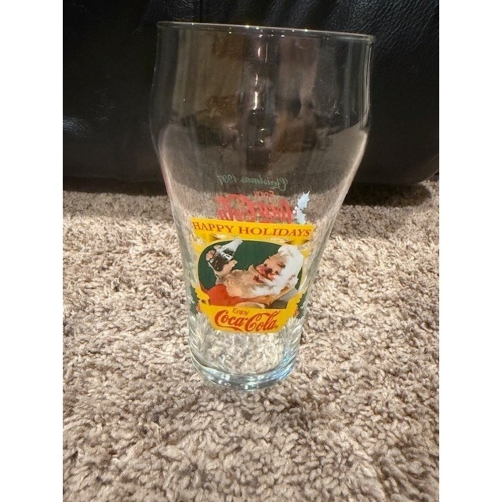 Coca-Cola Christmas 1997 Happy Holidays Santa Glass Collectible‎